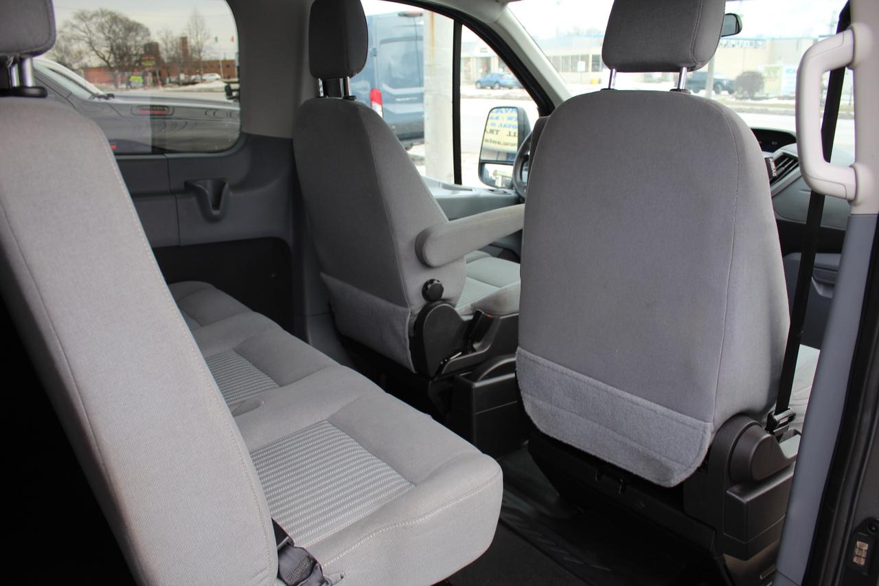 2015 Ford Transit T150 Van 10 Passengers Photo