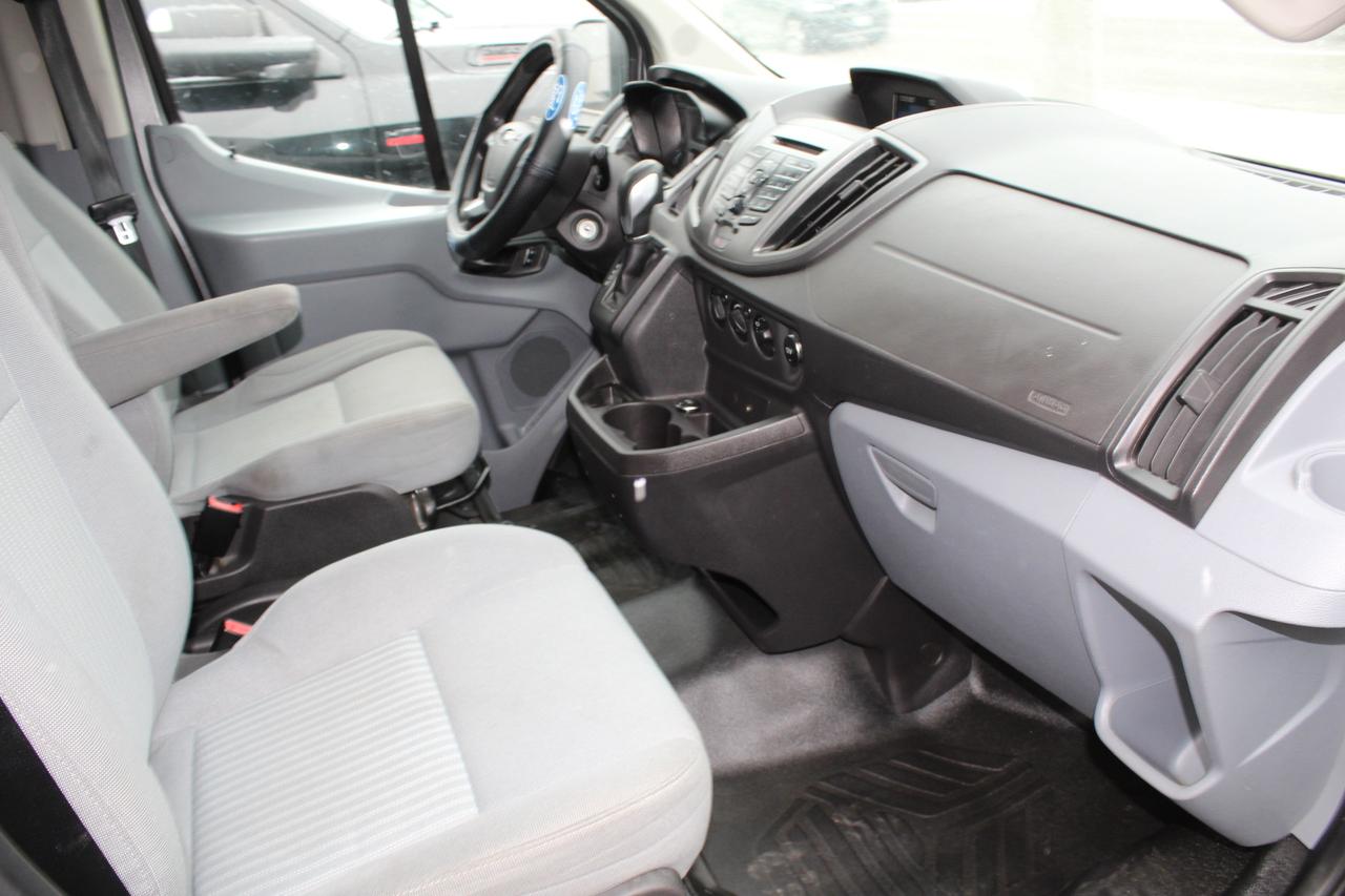 2015 Ford Transit T150 Van 10 Passengers Photo
