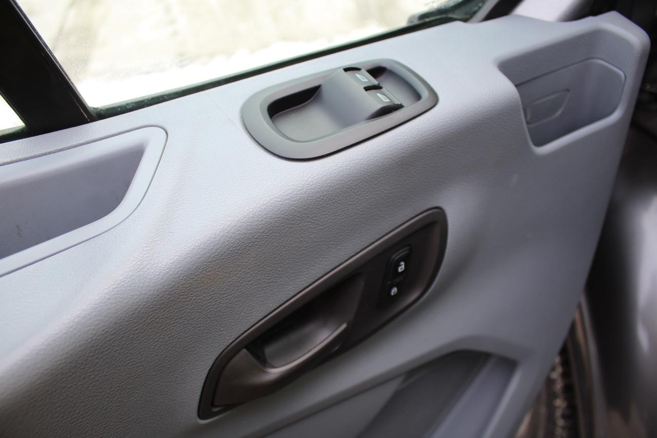 2015 Ford Transit T150 Van 10 Passengers Photo