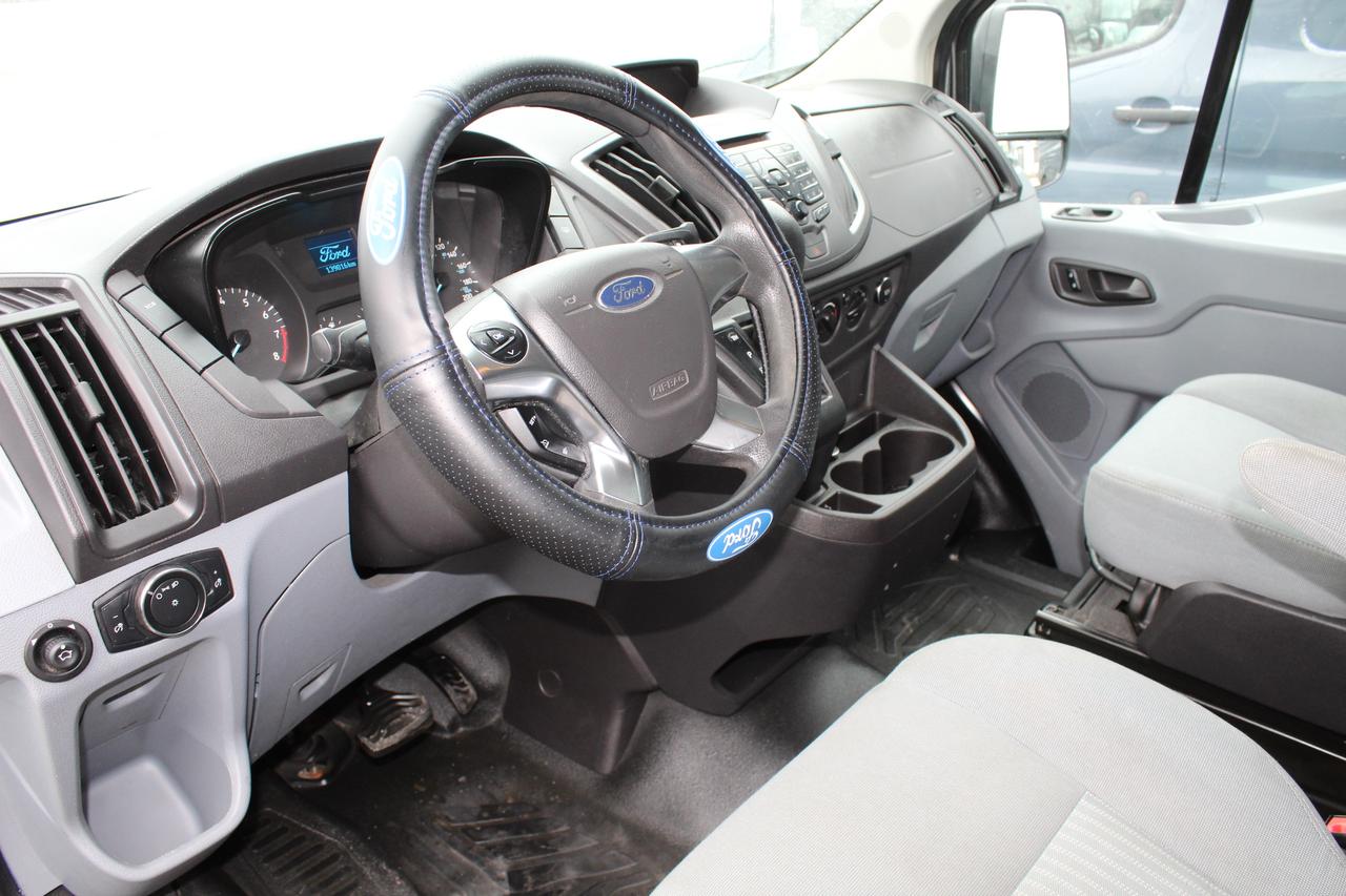 2015 Ford Transit T150 Van 10 Passengers Photo