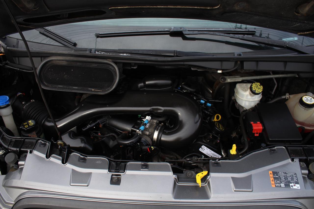 2015 Ford Transit T150 Van 10 Passengers Photo