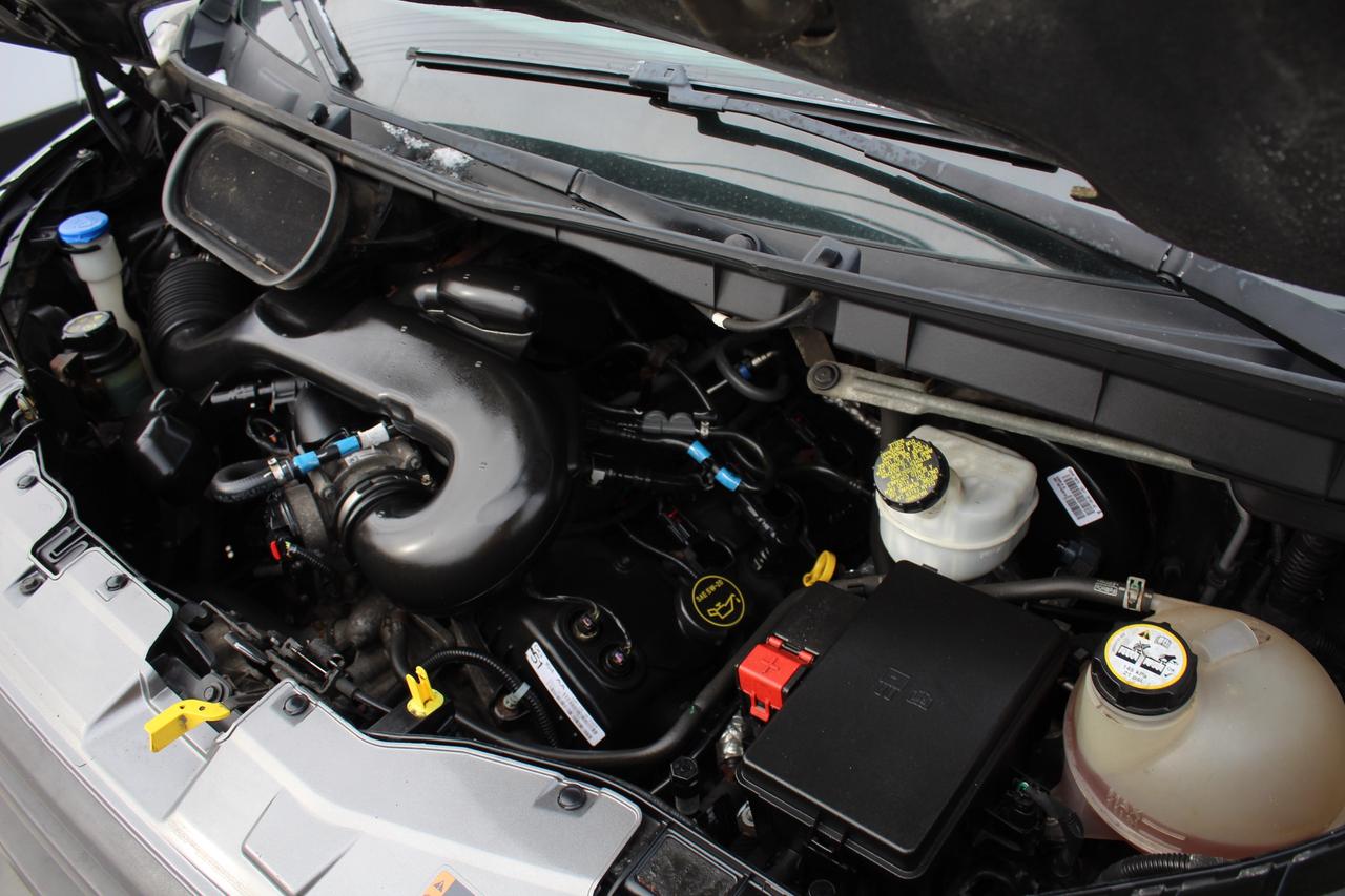 2015 Ford Transit T150 Van 10 Passengers Photo