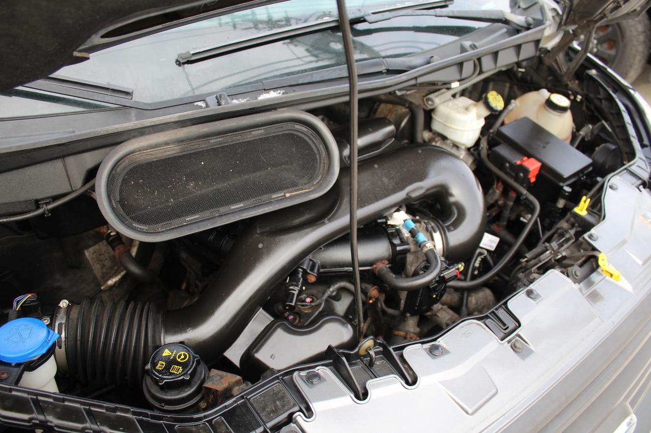 2015 Ford Transit T150 Van 10 Passengers Photo