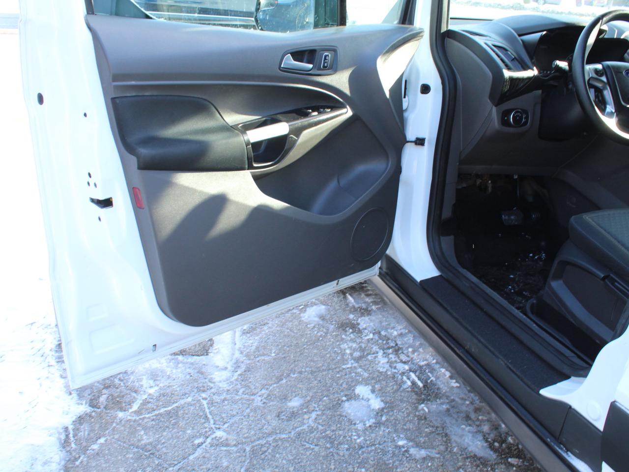 2020 Ford Transit Connect XLT B. Cam Divider Shelving Photo