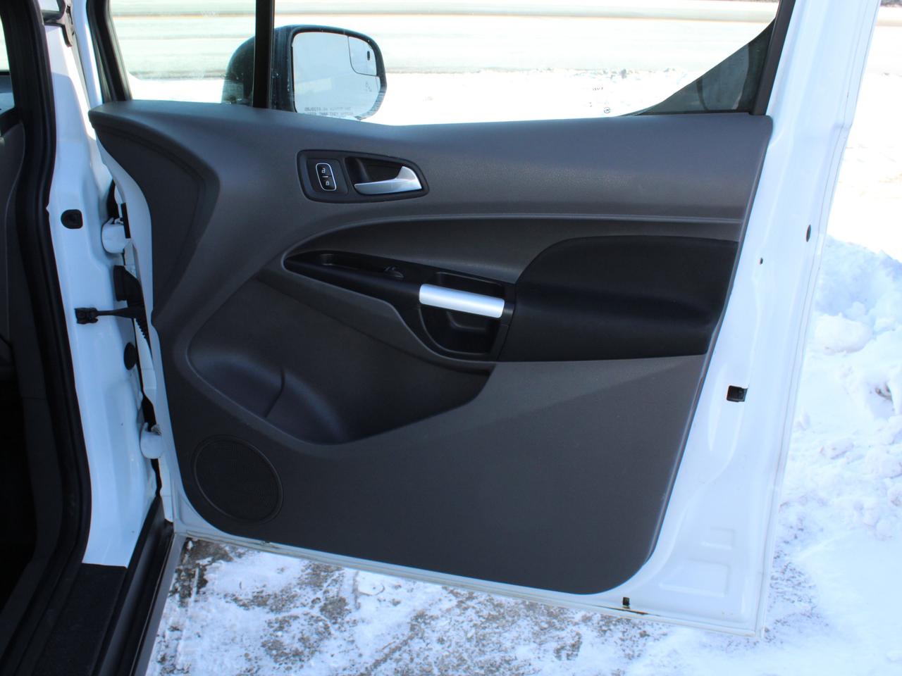 2020 Ford Transit Connect XLT B. Cam Divider Shelving Photo