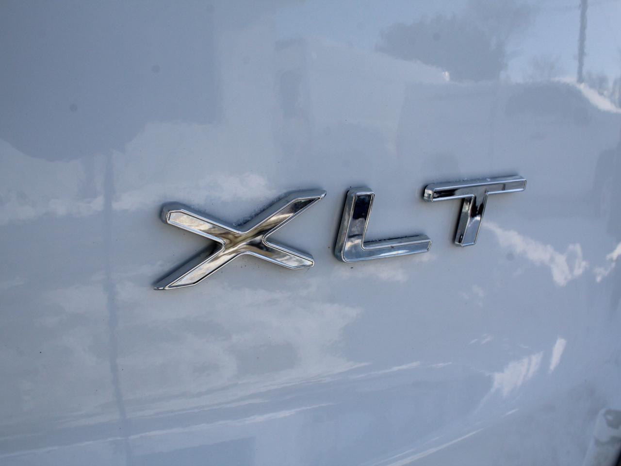 2020 Ford Transit Connect XLT B. Cam Divider Shelving Photo