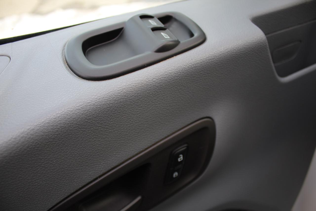 2017 Ford Transit T250 LR 3.5L, 148", Divider, Back Up Photo