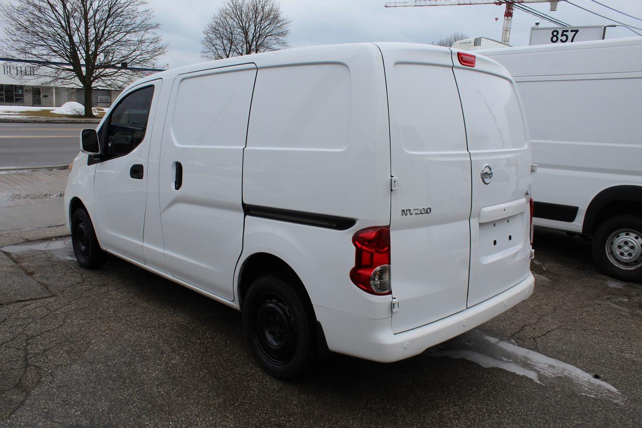 2021 Nissan NV200 SV Back Cam, Rear parking sensors Divider Photo