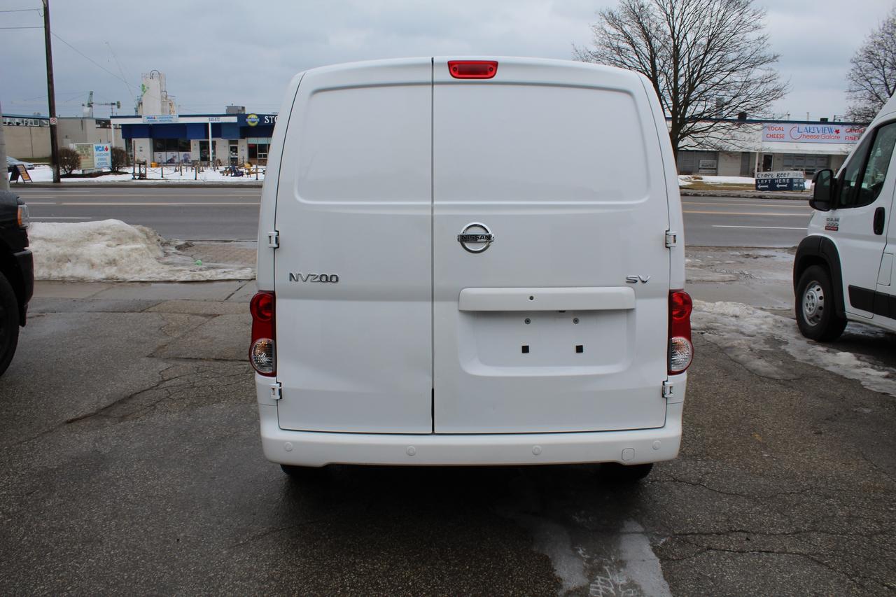 2021 Nissan NV200 SV Back Cam, Rear parking sensors Divider Photo