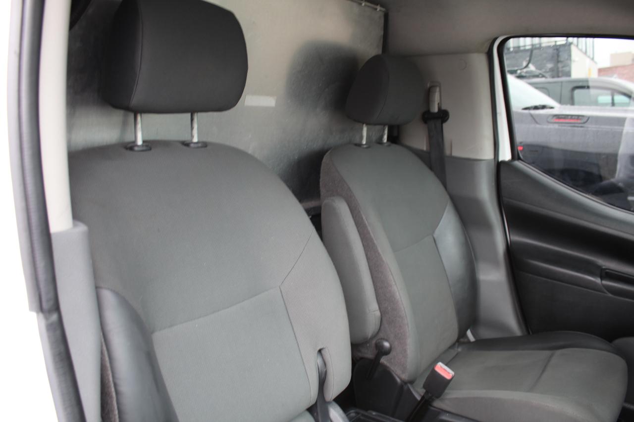 2021 Nissan NV200 SV Back Cam, Rear parking sensors Divider Photo