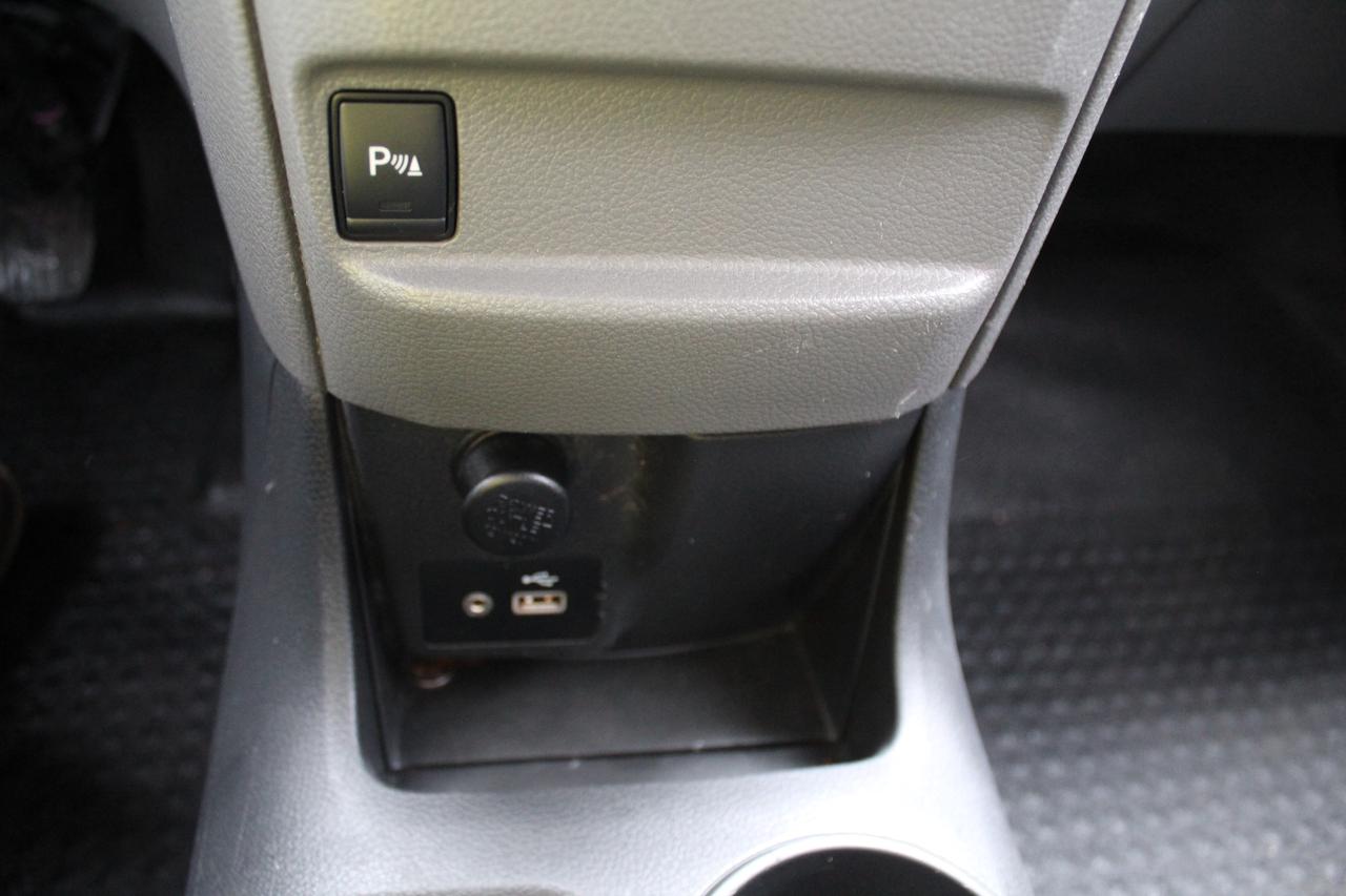 2021 Nissan NV200 SV Back Cam, Rear parking sensors Divider Photo