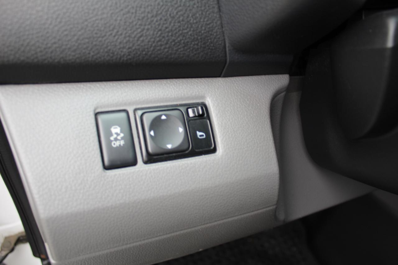 2021 Nissan NV200 SV Back Cam, Rear parking sensors Divider Photo