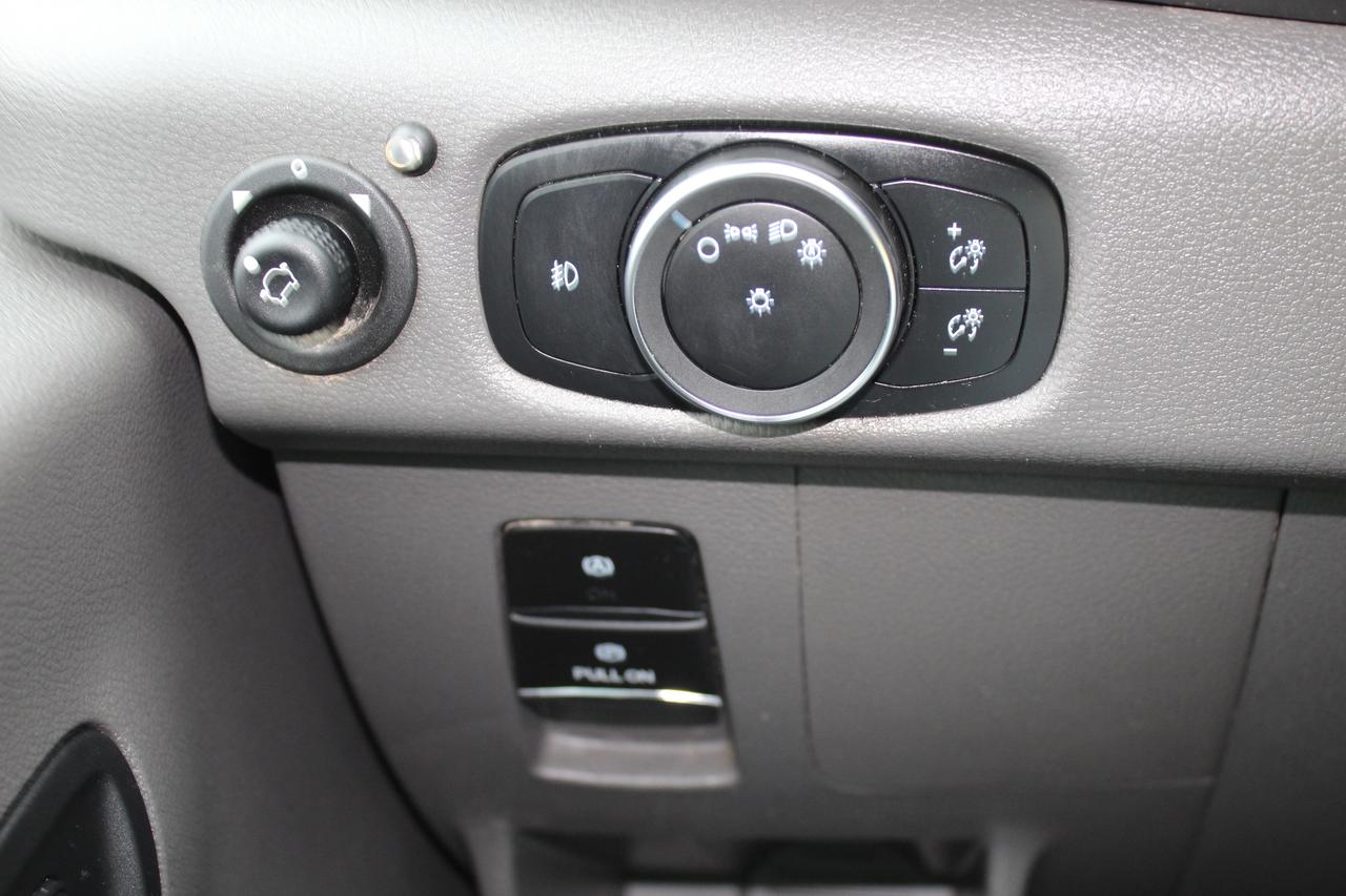 2021 Ford Transit T 250 Low Roof 130" Ladder Rack Divider shelving Photo