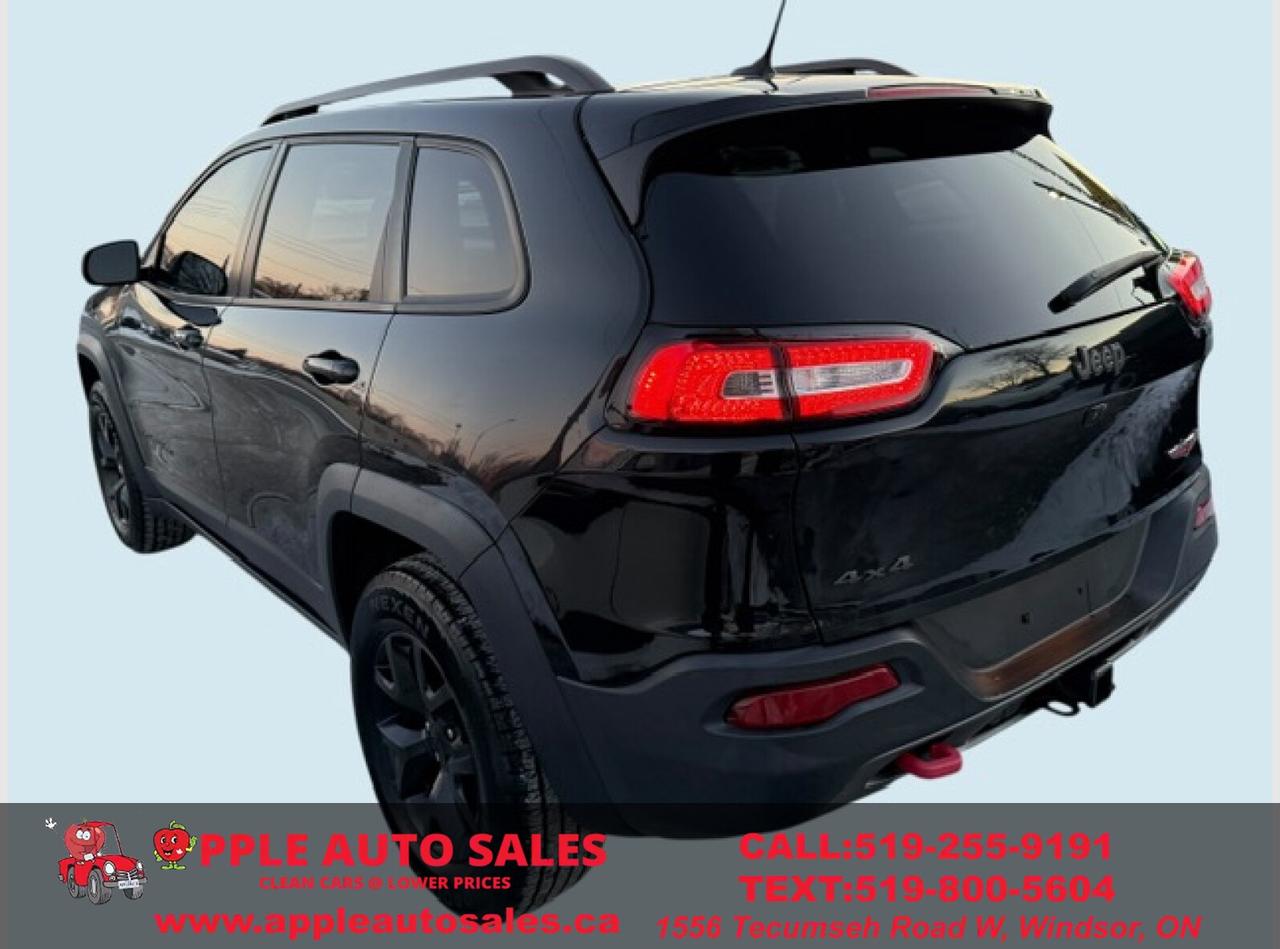 2015 Jeep Cherokee Trailhawk Photo