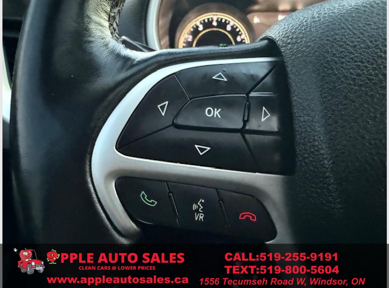 2015 Jeep Cherokee Trailhawk Photo