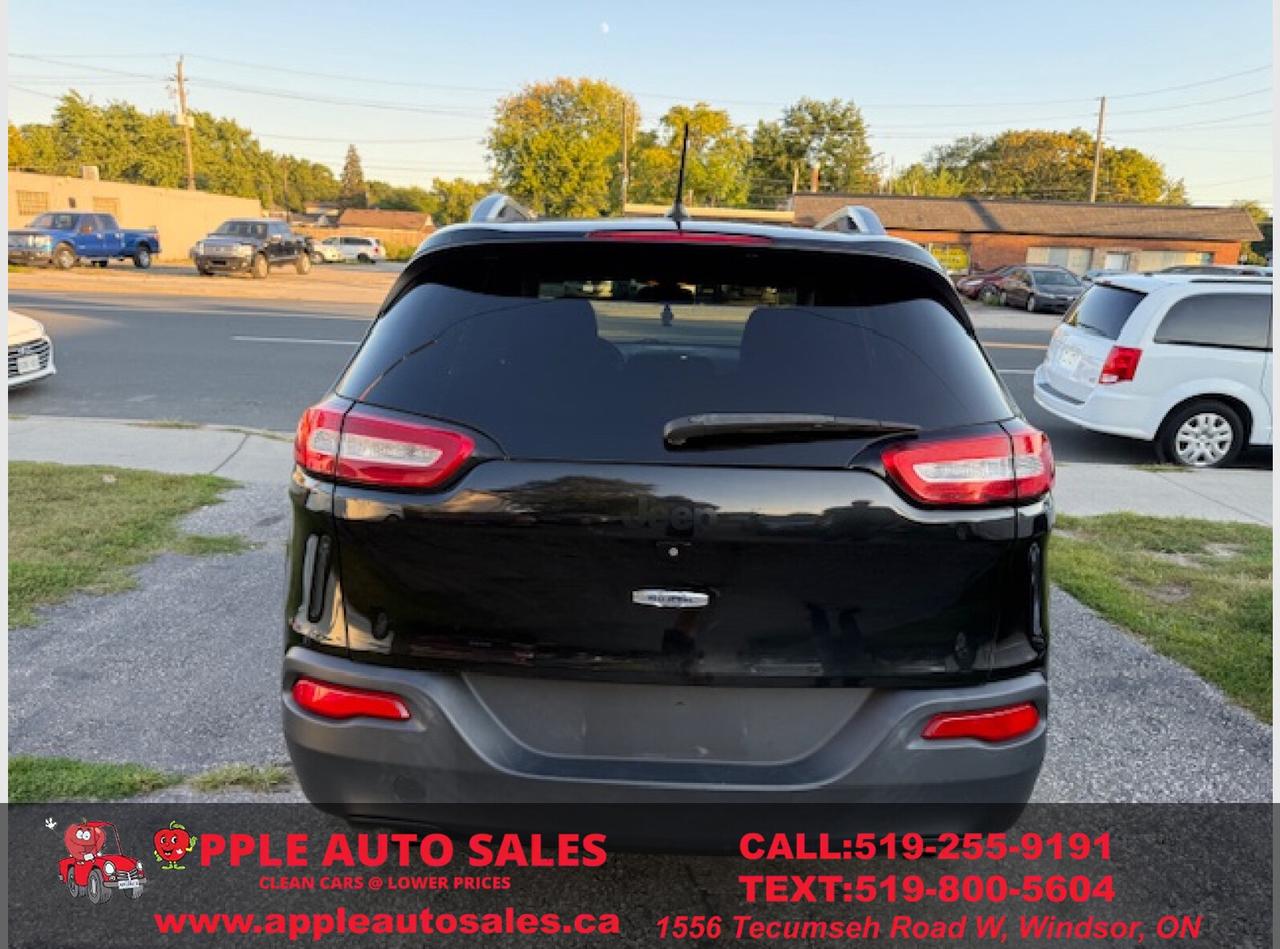 2014 Jeep Cherokee Latitude Photo