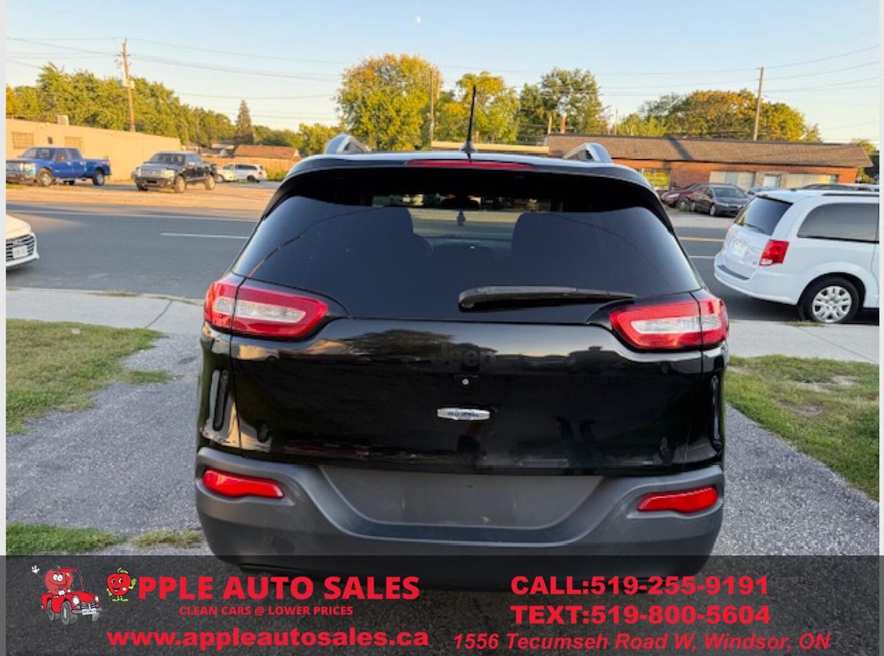 2014 Jeep Cherokee Latitude Photo