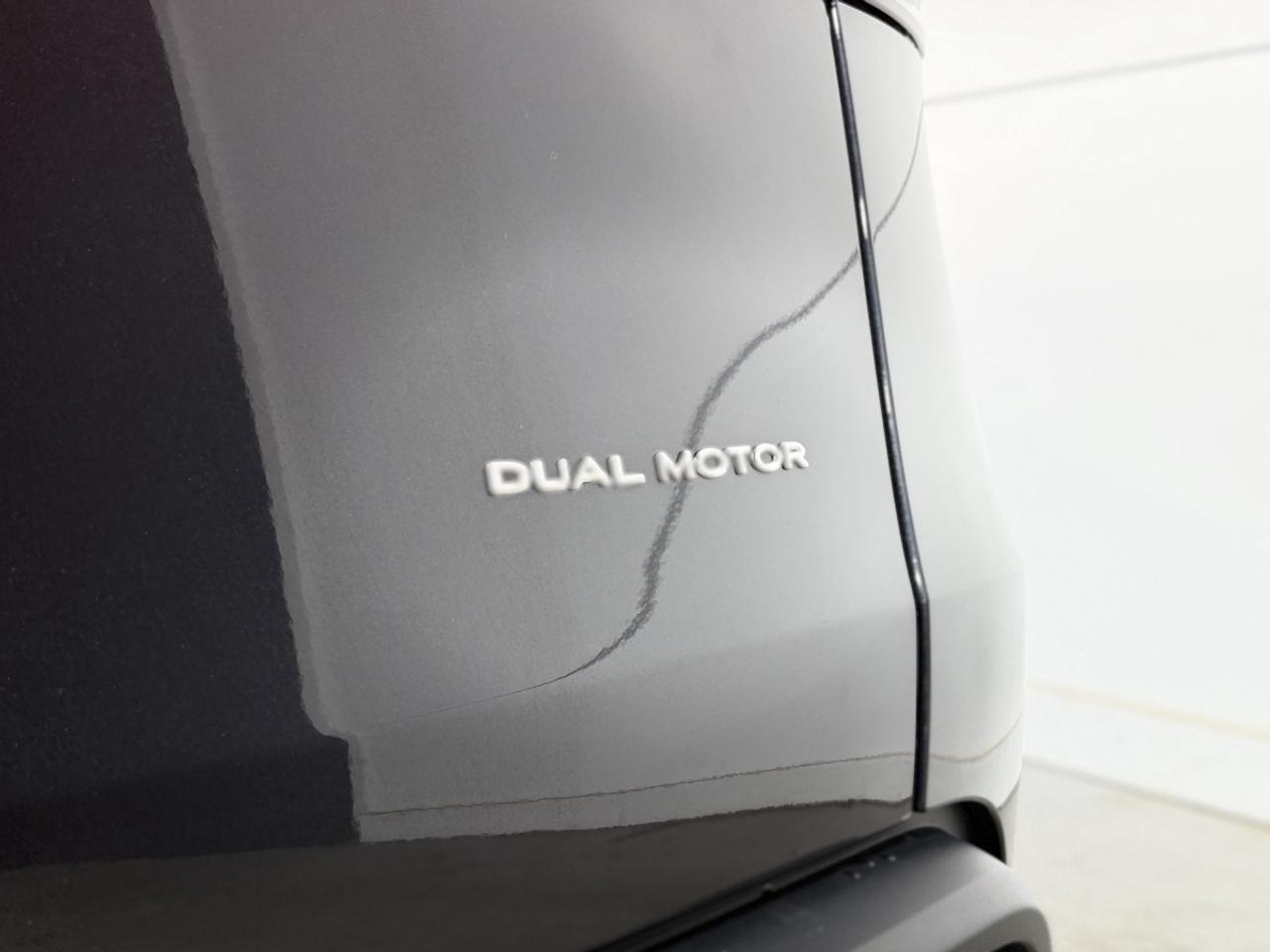 2026 Tesla Model Y LONG RANGE Photo