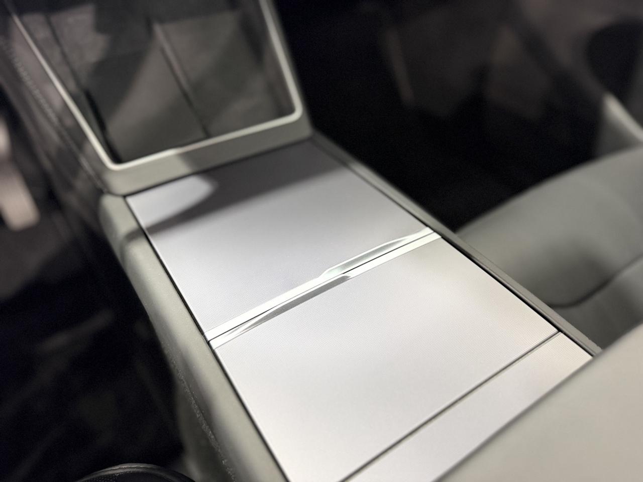 2026 Tesla Model Y LONG RANGE Photo
