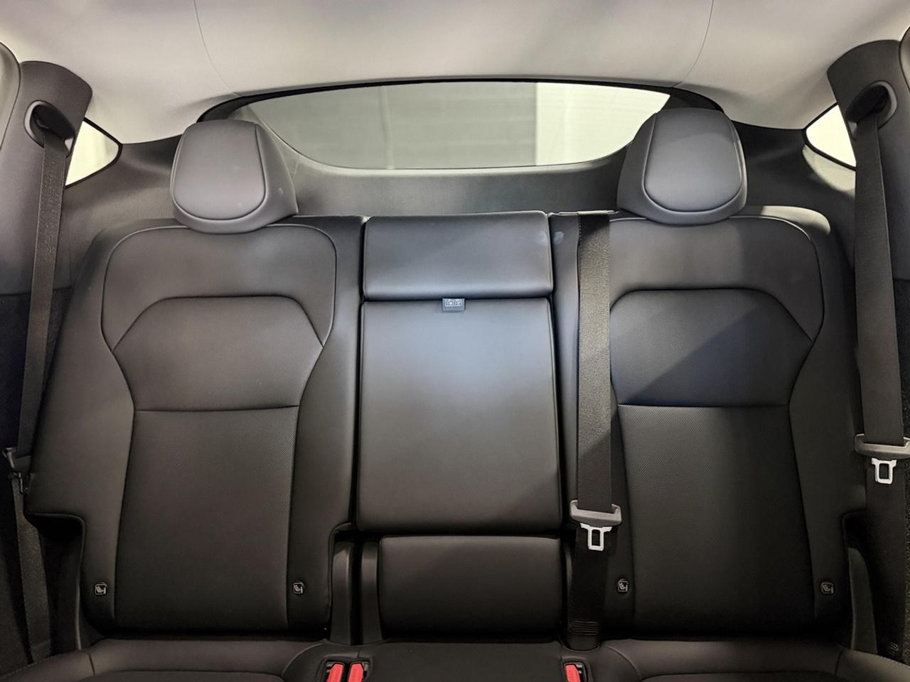 2026 Tesla Model Y LONG RANGE Photo
