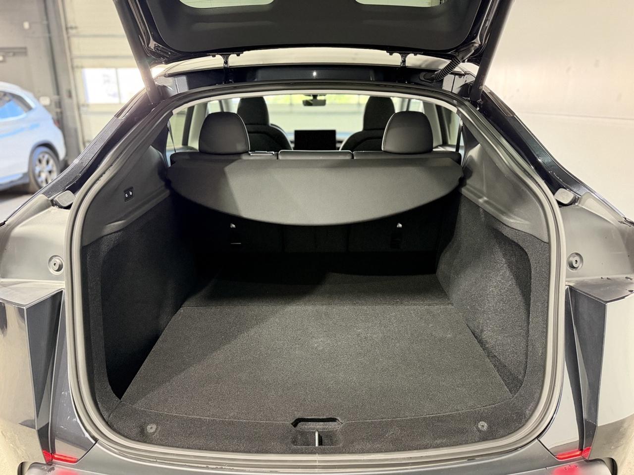 2026 Tesla Model Y LONG RANGE Photo