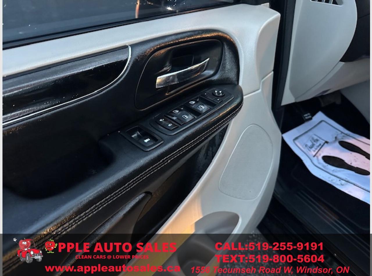 2016 Dodge Grand Caravan  Photo