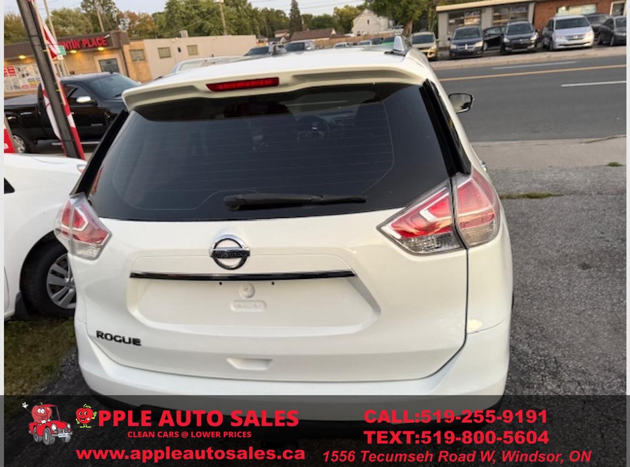 2016 Nissan Rogue SL Photo