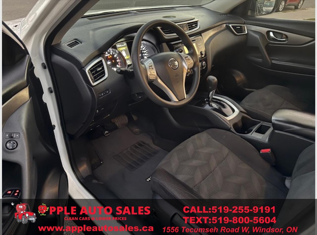 2016 Nissan Rogue SL Photo