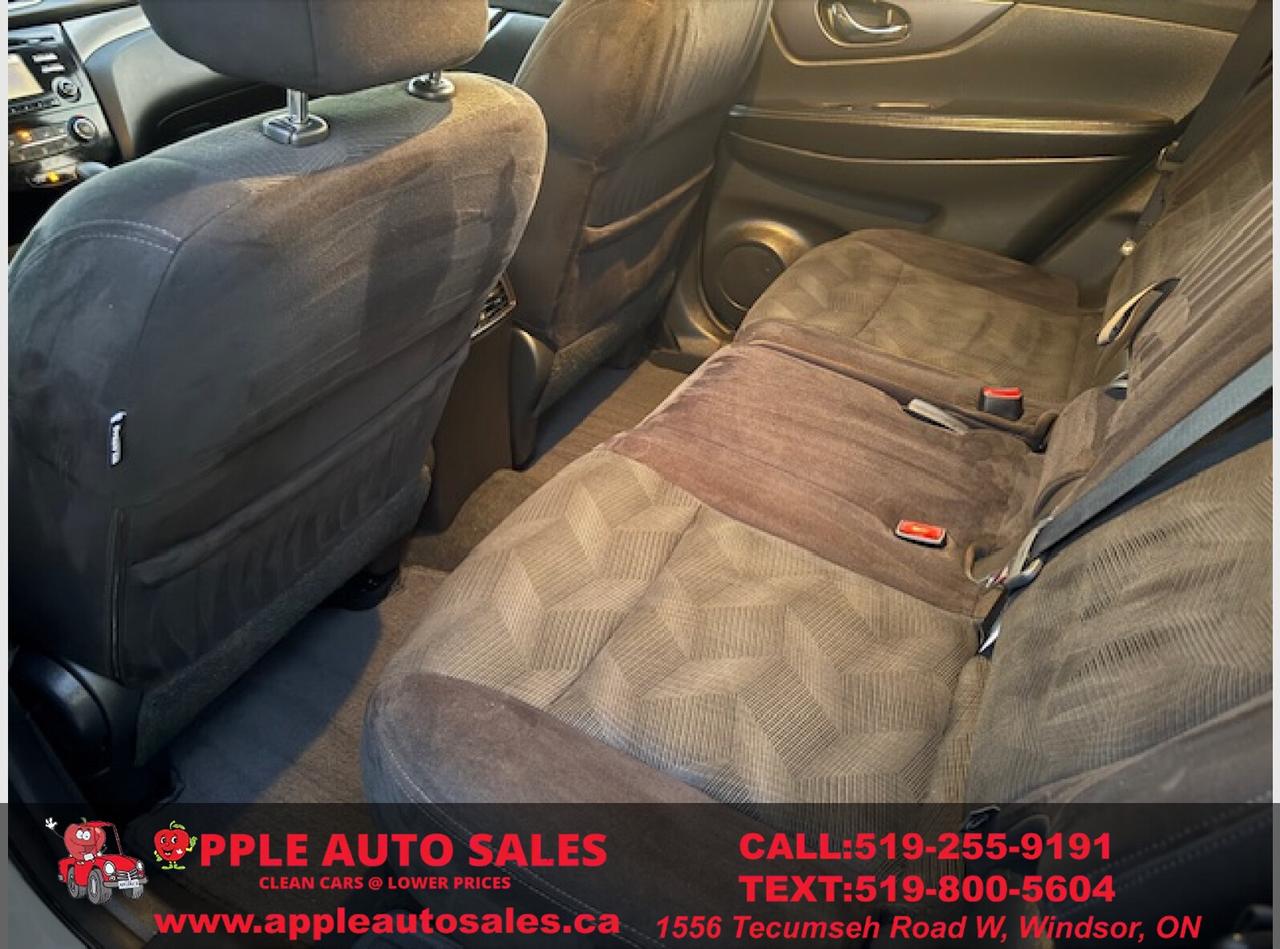 2016 Nissan Rogue SL Photo