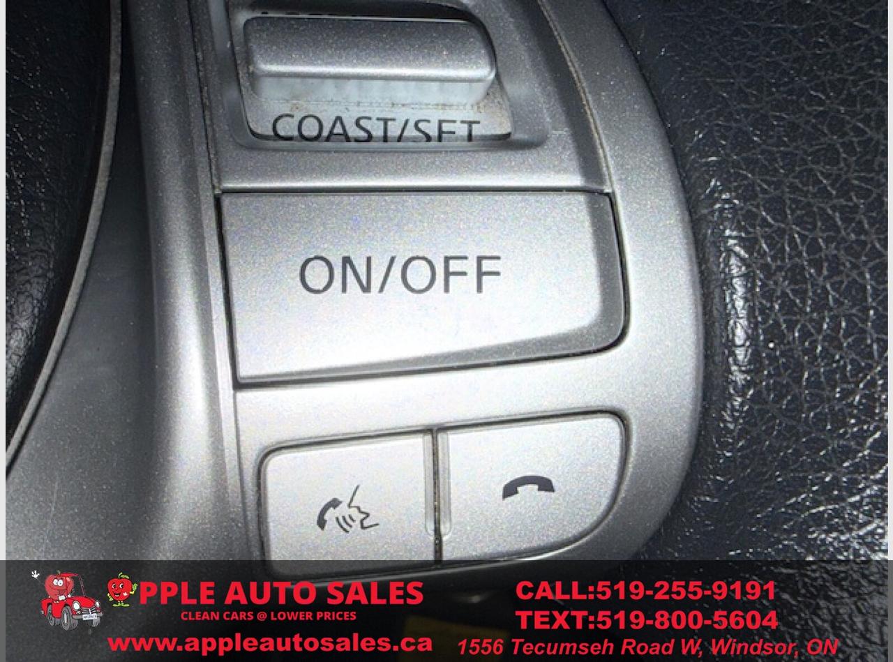 2016 Nissan Rogue SL Photo