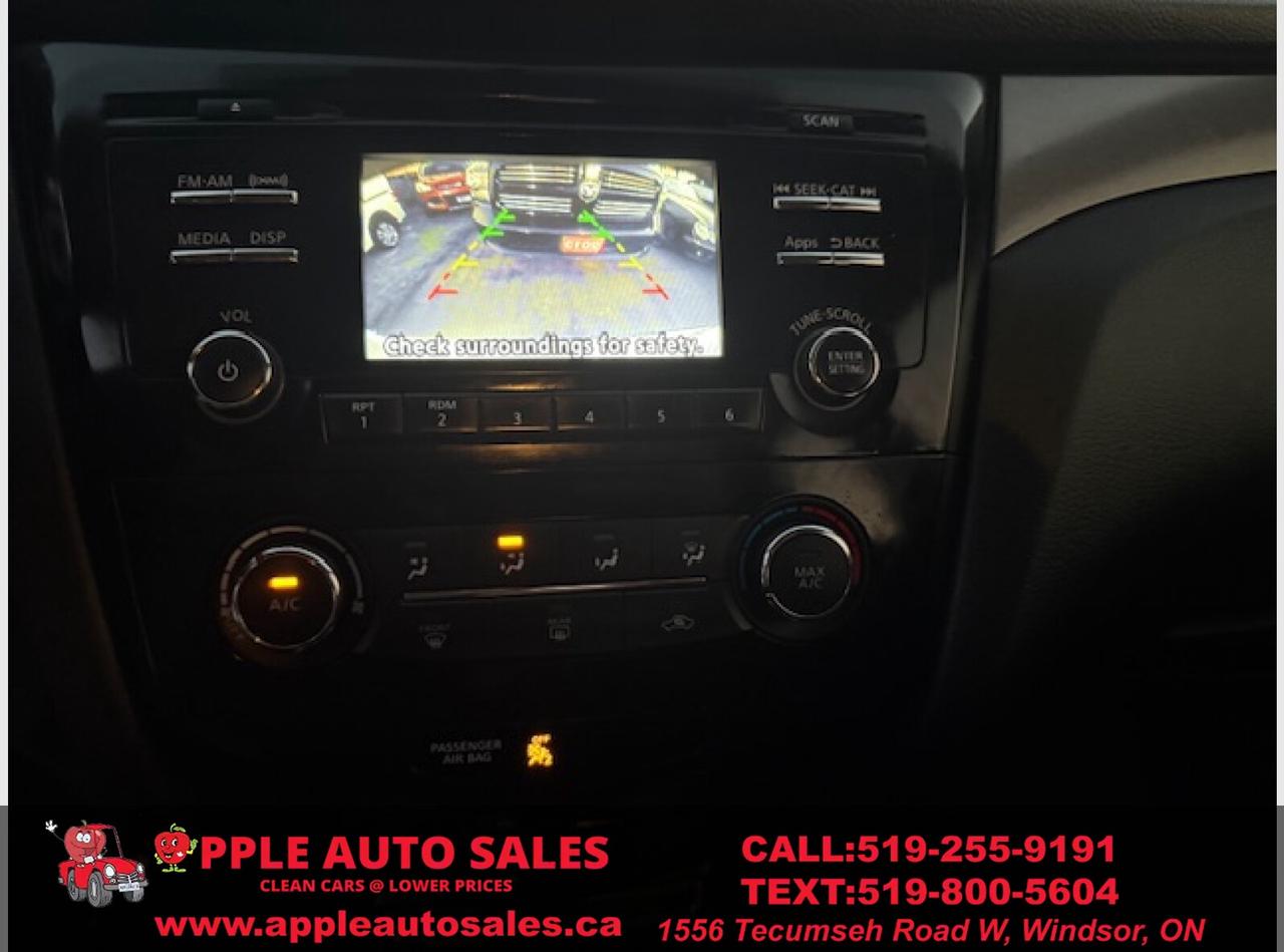 2016 Nissan Rogue SL Photo