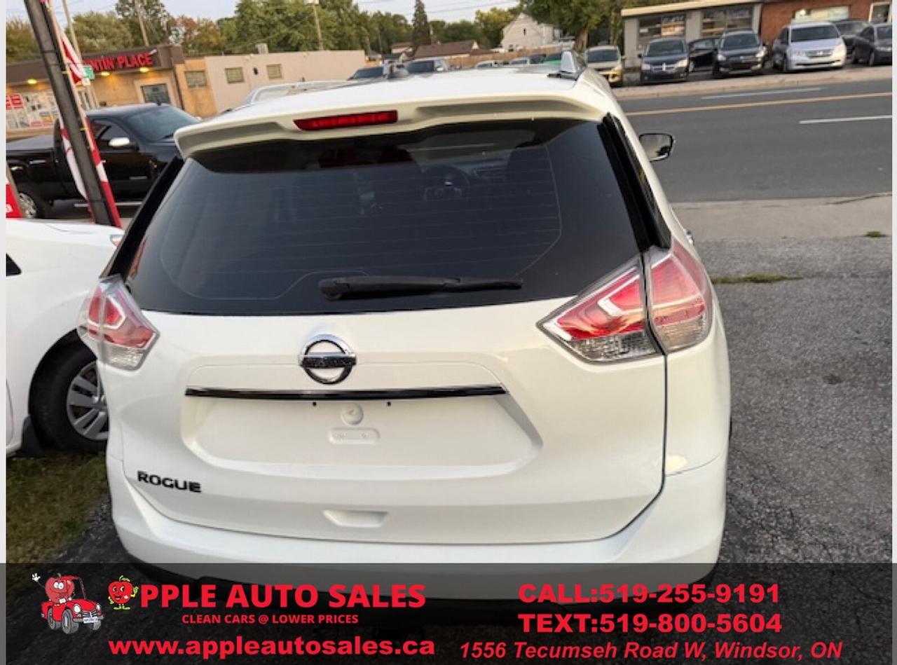 2016 Nissan Rogue SL Photo