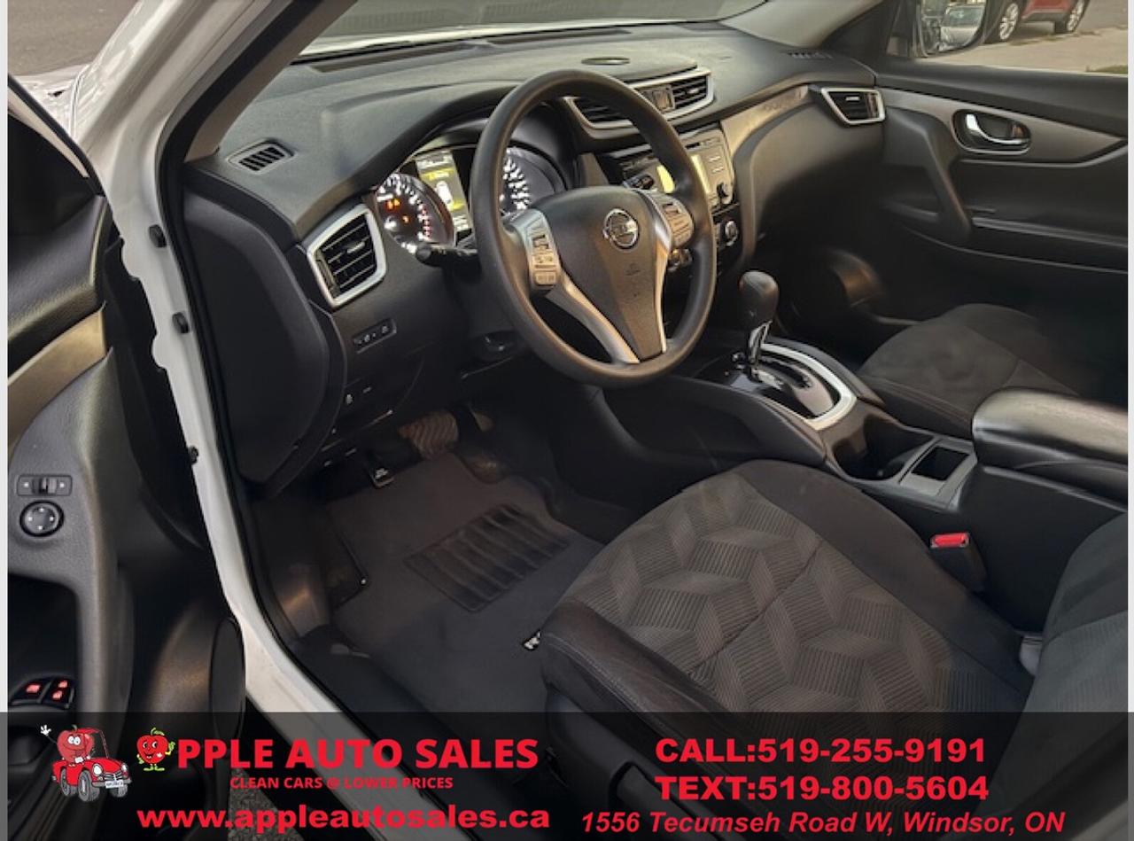 2016 Nissan Rogue SL Photo