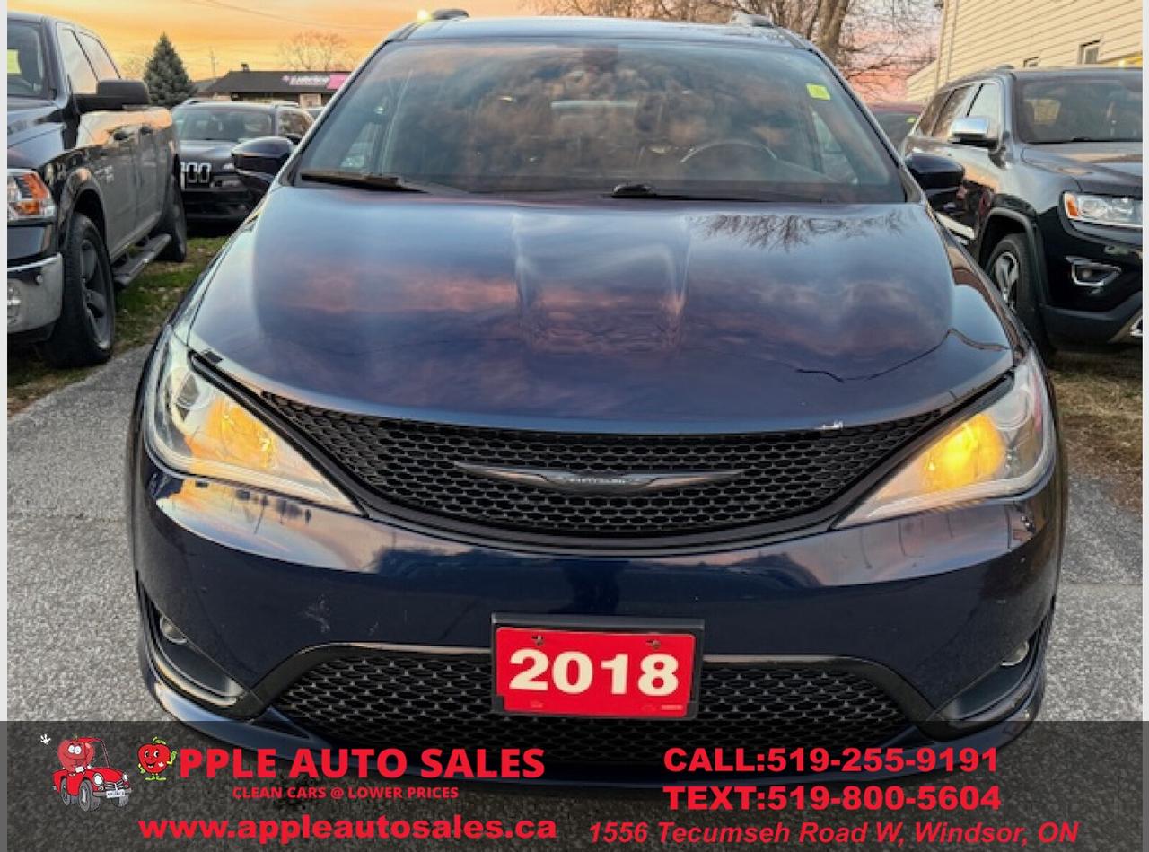 2018 Chrysler Pacifica Touring L Photo