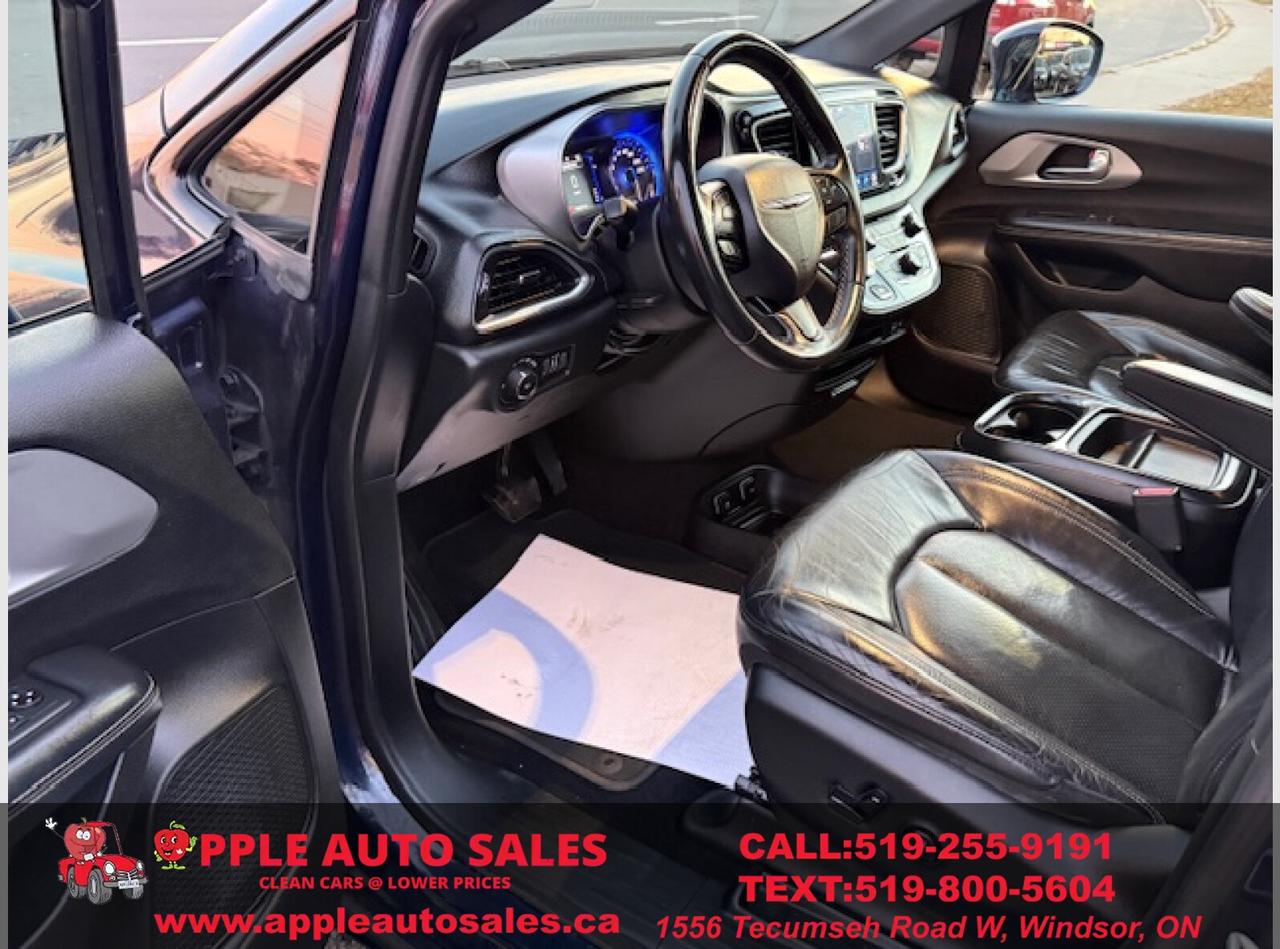 2018 Chrysler Pacifica Touring L Photo