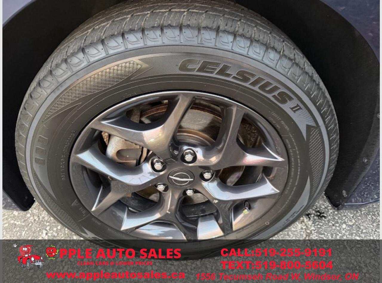 2018 Chrysler Pacifica Touring L Photo