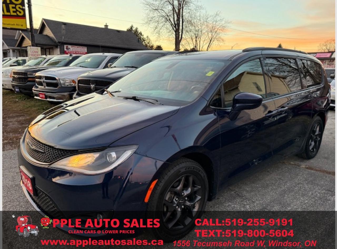 2018 Chrysler Pacifica Touring L Photo