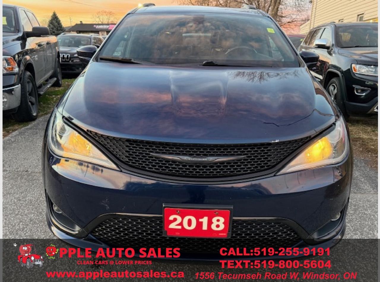 2018 Chrysler Pacifica Touring L Photo