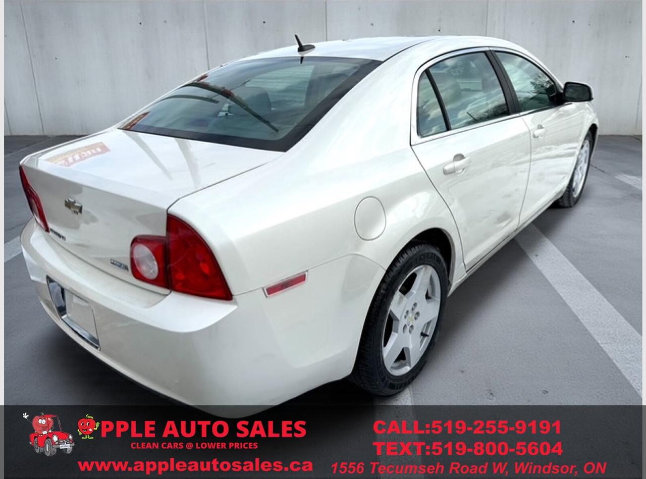 2010 Chevrolet Malibu 2LT Photo