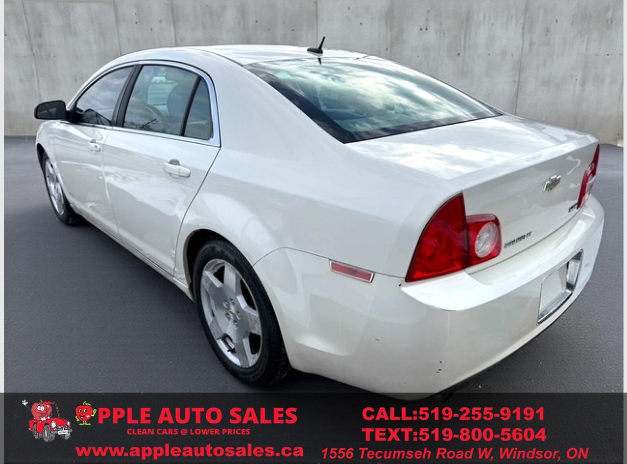 2010 Chevrolet Malibu 2LT Photo