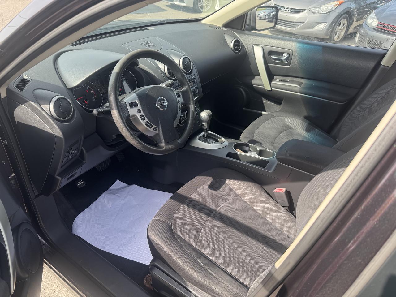 2011 Nissan Rogue S Photo