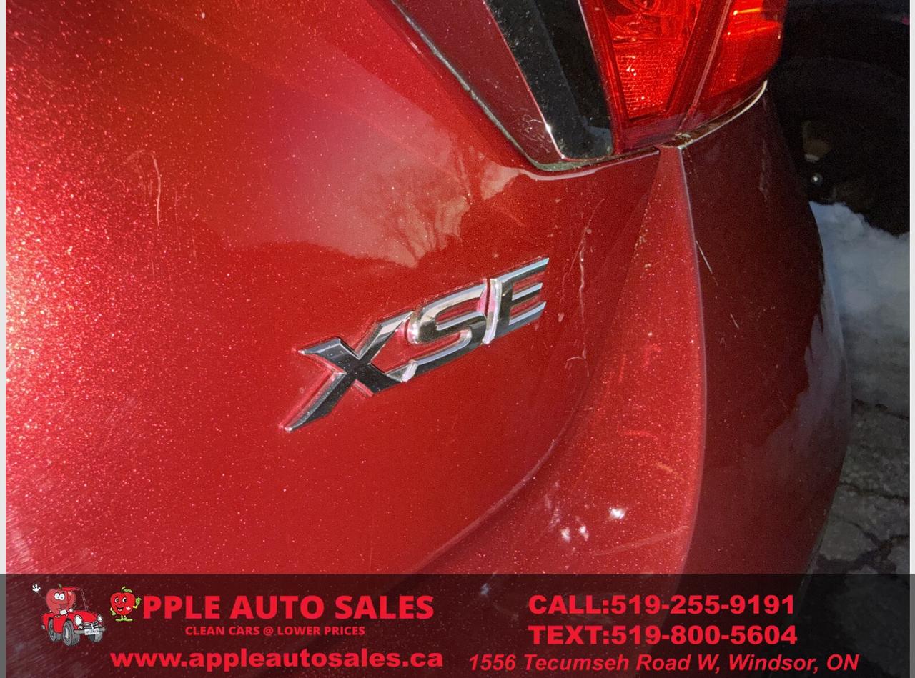 2016 Toyota Camry XSE Photo