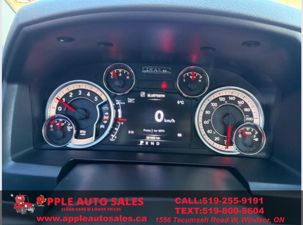 2016 RAM 1500 SLT Photo