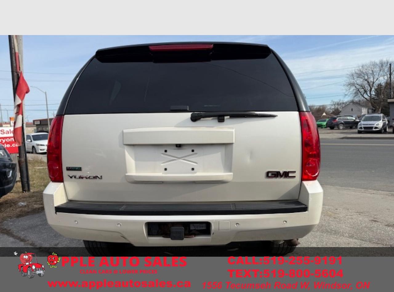 2011 GMC Yukon SLT1 Photo