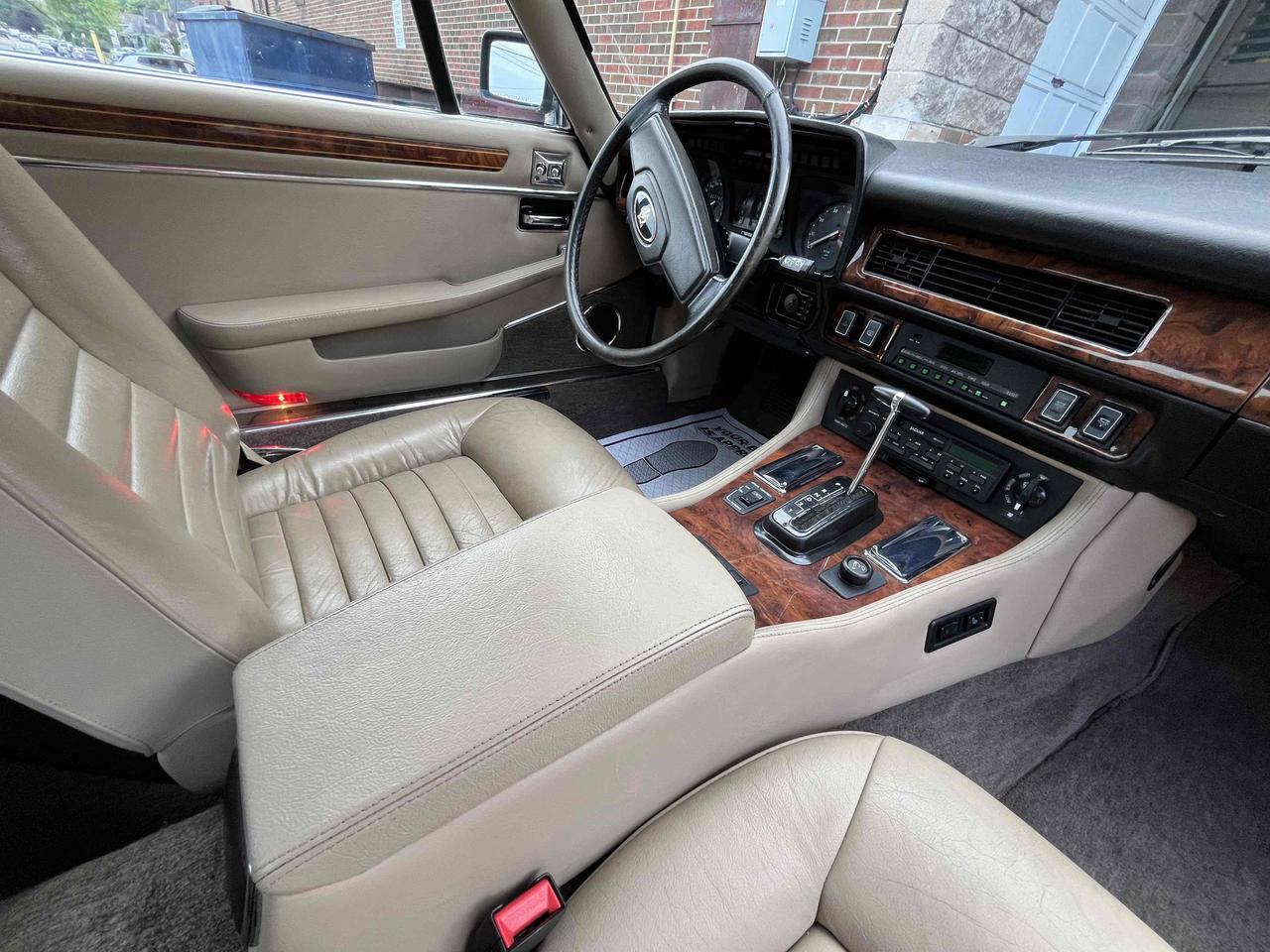 1988 Jaguar XJS V12 Photo