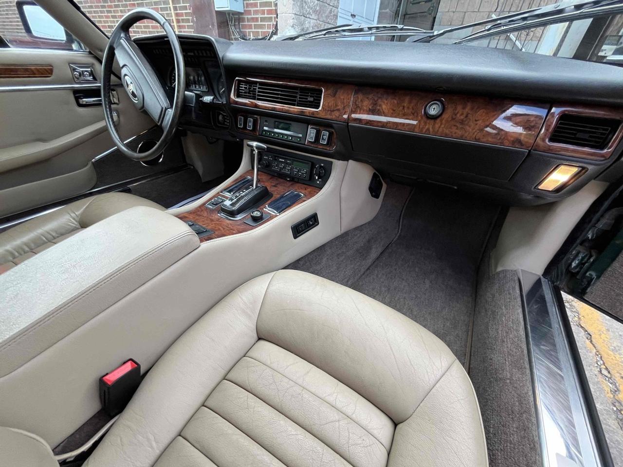 1988 Jaguar XJS V12 Photo