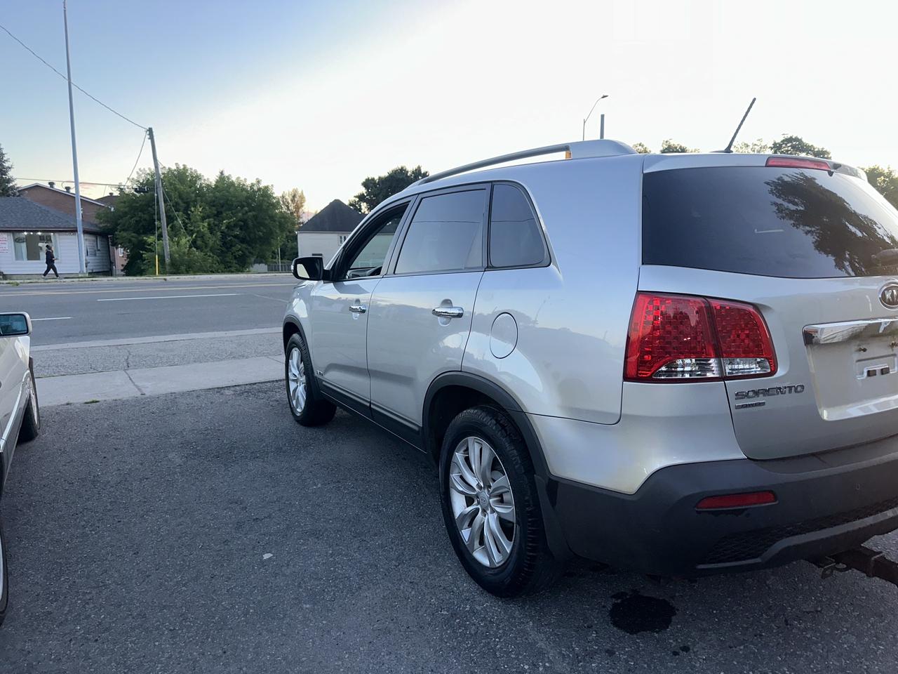 2011 Kia Sorento LX Photo