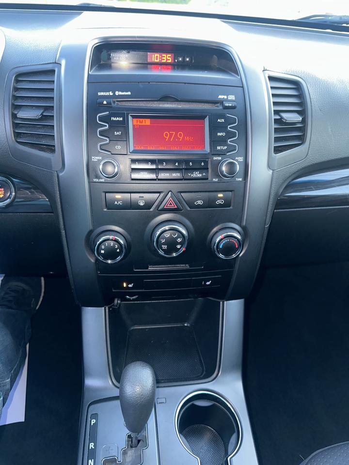 2011 Kia Sorento LX Photo