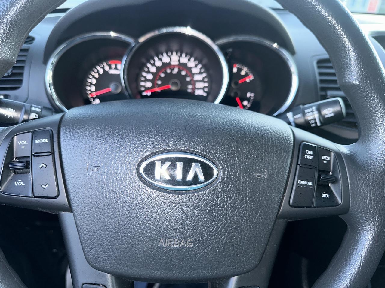 2011 Kia Sorento LX Photo