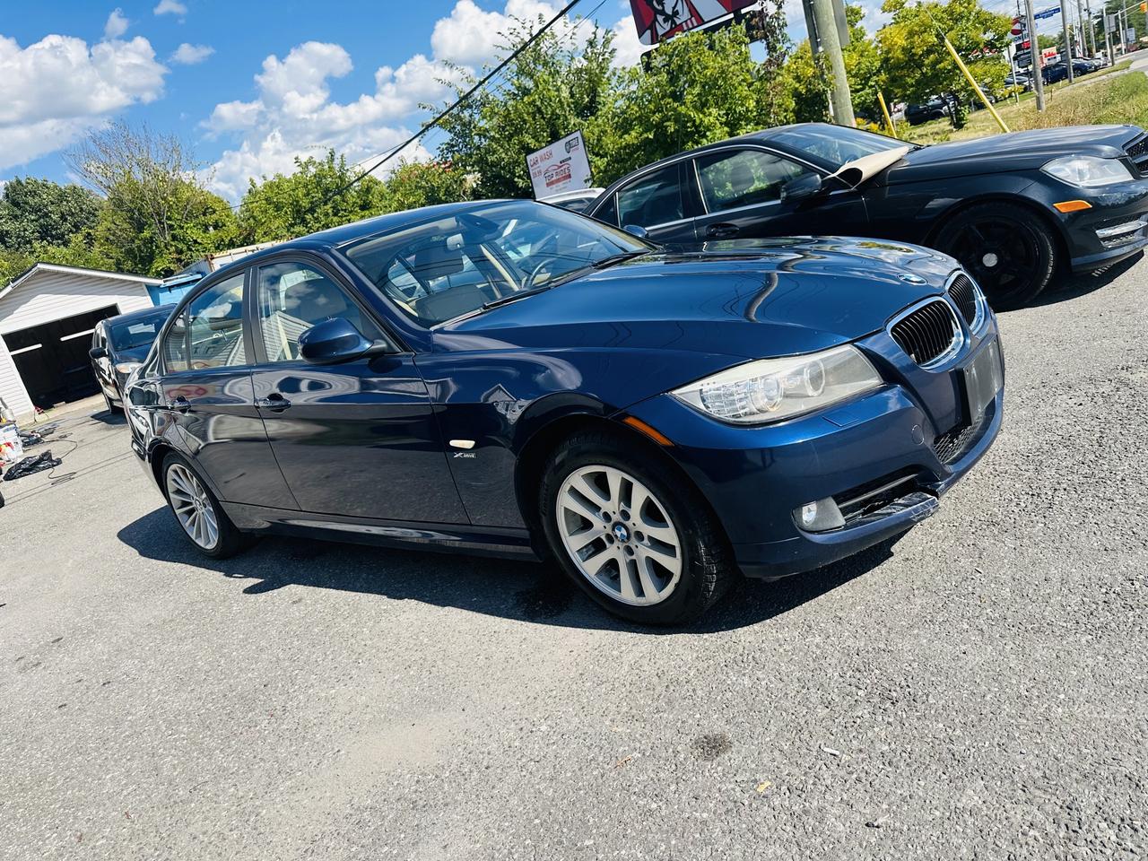 2011 BMW 3-Series 328i xDrive Photo0